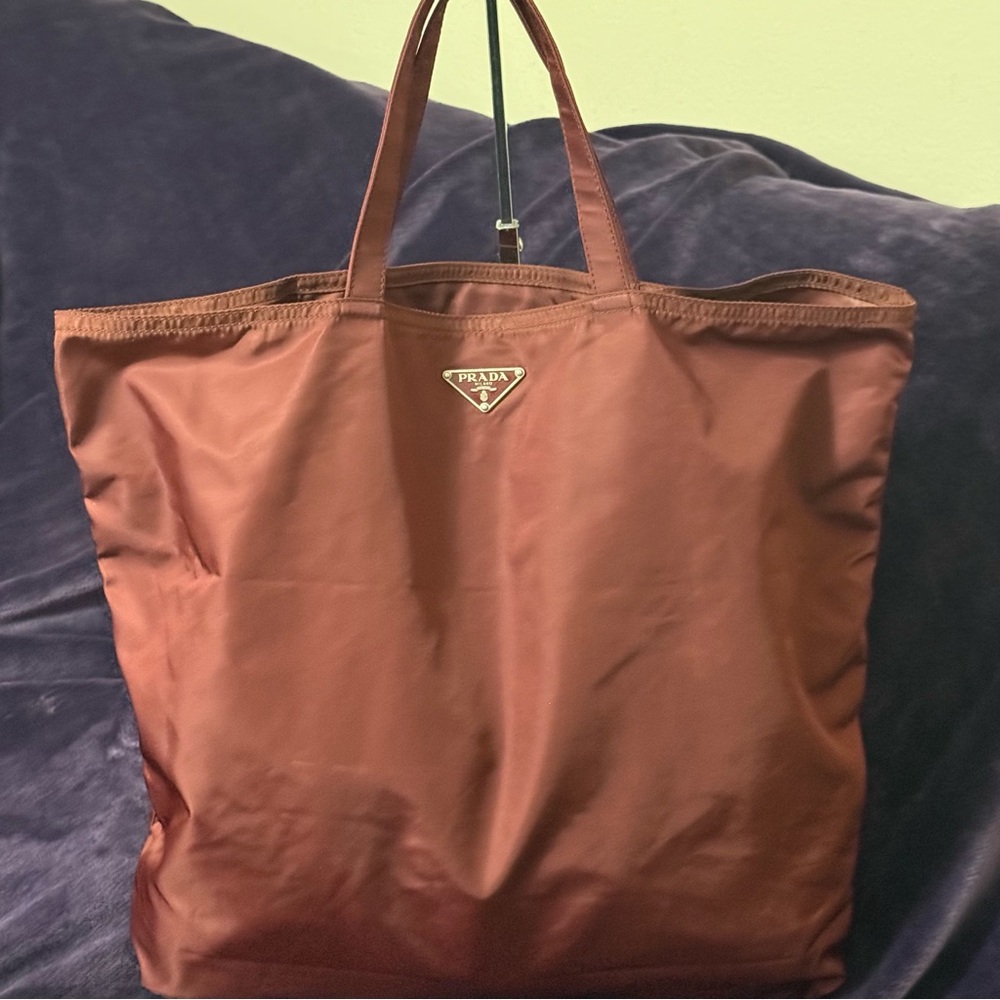 💎AUTHENTIC PRADA  (RARE ) BURGUNDY ROBOT NYLON TOTE BAG💎 - Picture 2 of 16